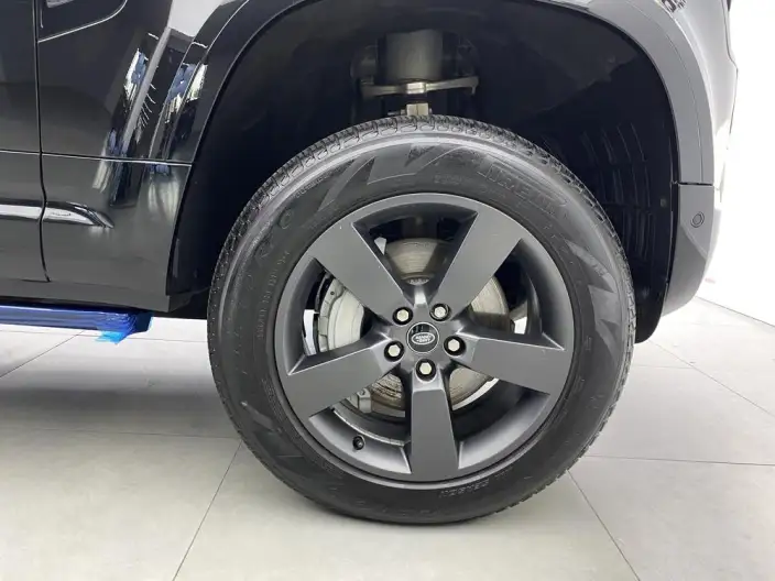 Land Rover Defender 2024 Model 110 3.0T P400 X-Dynamic HSE – фото 5