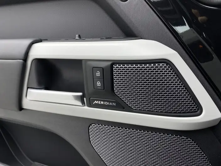 Land Rover Defender 2024 Model 110 3.0T P400 X-Dynamic HSE – фото 10