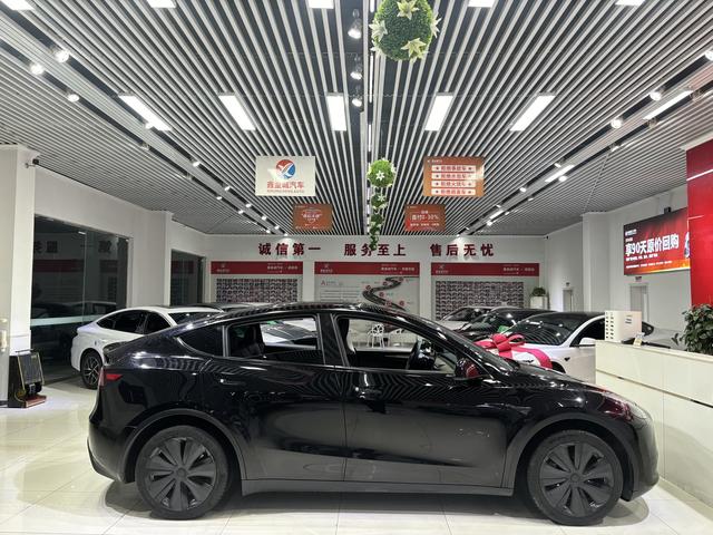 Tesla Model Y 2022 Facelift RWD – фото 4