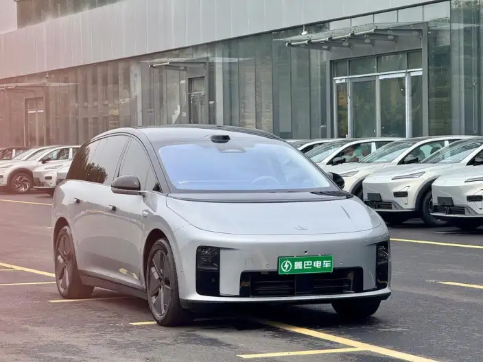 Li Auto i8 2025 Model Standard Edition – фото 3