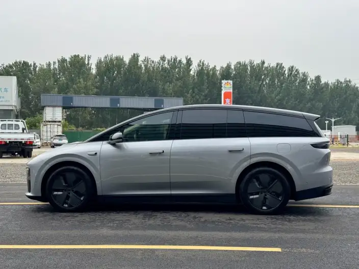 Li Auto i8 2025 Model Standard Edition – фото 4