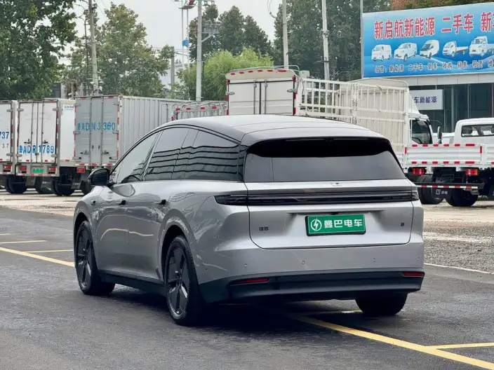 Li Auto i8 2025 Model Standard Edition – фото 5