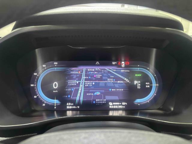 Volvo XC40 EV 2023 Long Range Pro – фото 11