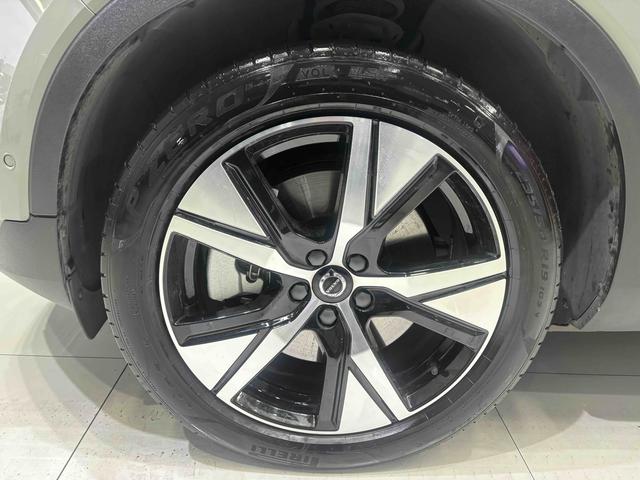 Volvo XC40 EV 2023 Long Range Pro – фото 14