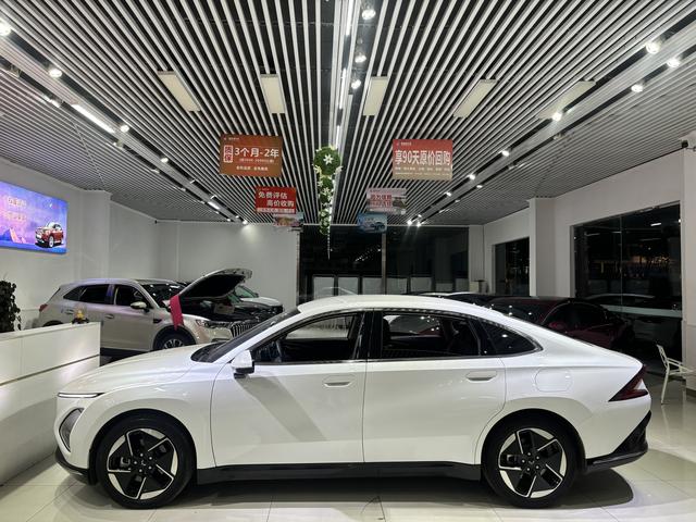 Wuling Starlight PHEV 2023 150 Advanced – фото 5