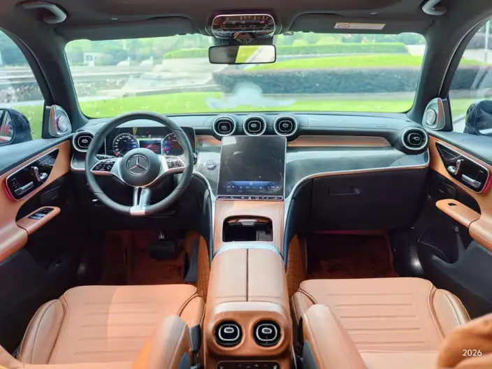 Mercedes-Benz GLC 2024 Model Facelift GLC 260 L 4MATIC Luxury Model 5 seat – фото 8