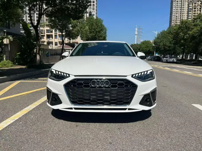 Audi A4 L 2020 Model 40 TFSI Luxury Dynamic Model – фото 2