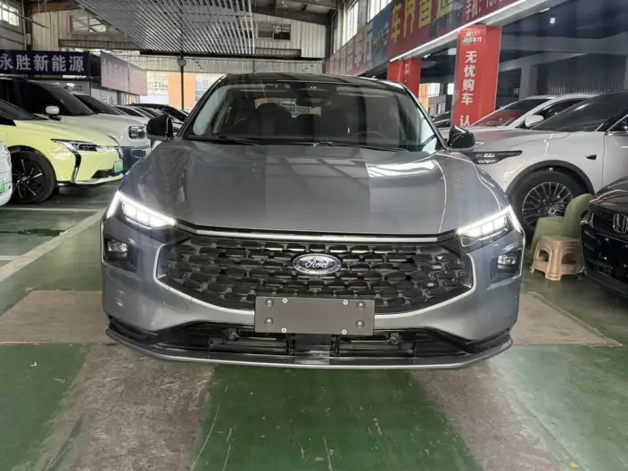 Ford Mondeo 2023 Model EcoBoost 245 Luxury Model – фото 2