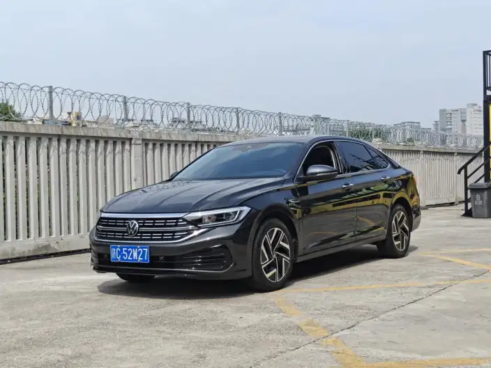 Volkswagen Sagitar 2023 Model 300TSI DSG Beyond Edition – фото 1