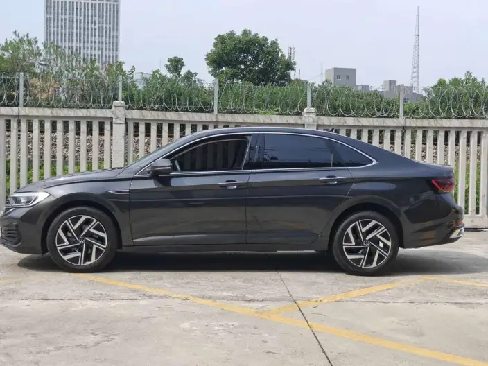 Volkswagen Sagitar 2023 Model 300TSI DSG Beyond Edition – фото 4