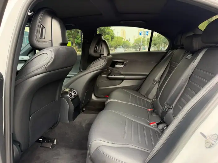 Mercedes-Benz C-Class 2022 Model C 260 L Sports Edition – фото 9