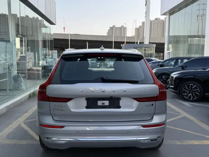 Volvo XC60 2025 Model B5 4WD Smart Range Deluxe Edition – фото 5