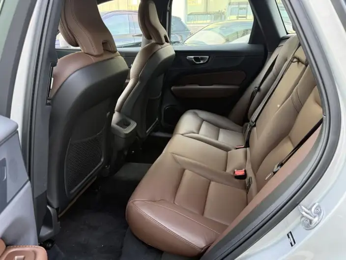 Volvo XC60 2025 Model B5 4WD Smart Range Deluxe Edition – фото 9
