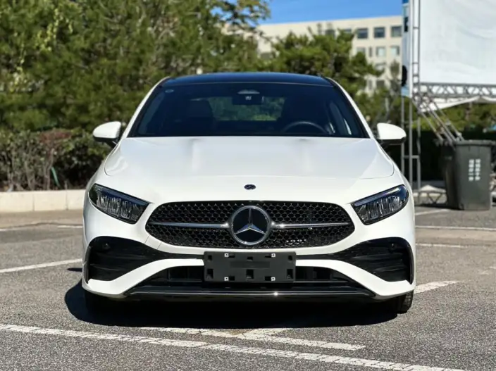 Mercedes-Benz A-class 2024 Model A 180 L – фото 2