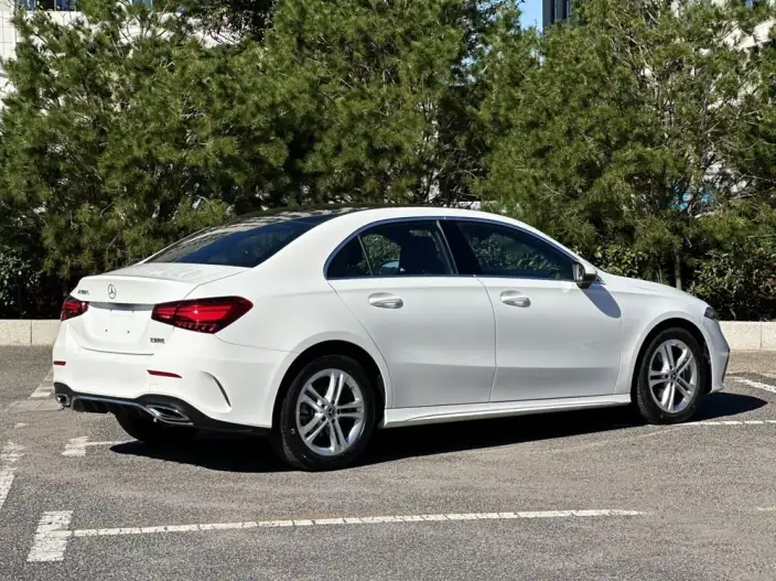 Mercedes-Benz A-class 2024 Model A 180 L – фото 5