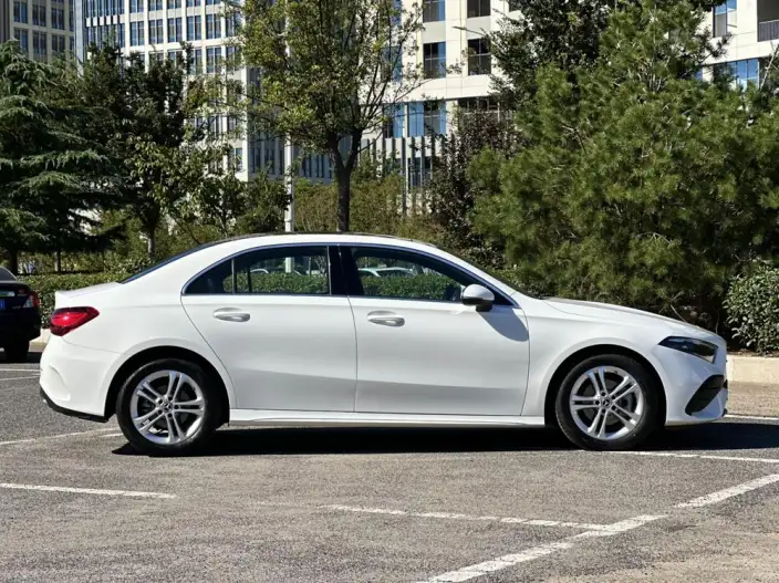 Mercedes-Benz A-class 2024 Model A 180 L – фото 6