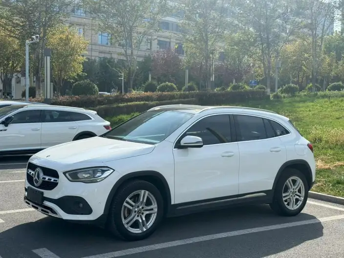 Mercedes-Benz GLA 2020 Model GLA 180 – фото 1