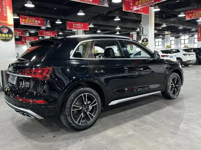 Audi Q5L 2024 Model 40TFSI Fashion Dynamic Model – фото 6