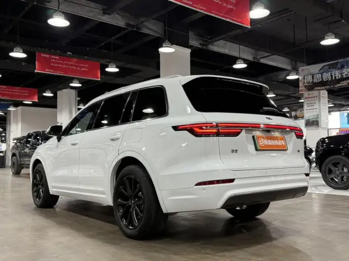 Li Auto ONE 2021 Model Extended Range 6 seat Edition – фото 3