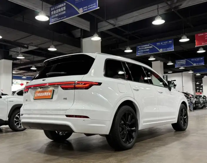 Li Auto ONE 2021 Model Extended Range 6 seat Edition – фото 5