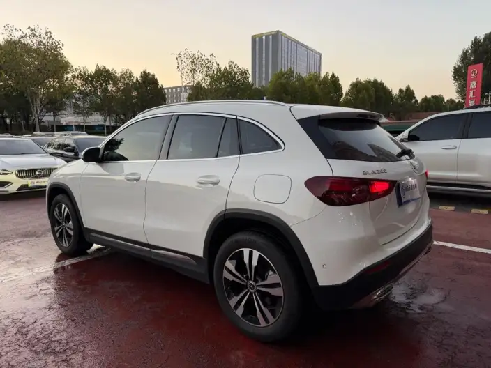 Mercedes-Benz GLA 2024 Model GLA 200 – фото 4