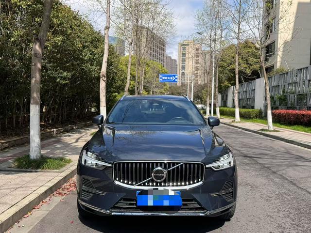 Volvo XC60 2023 B5 AWD Intelligent Far Luxury – фото 2