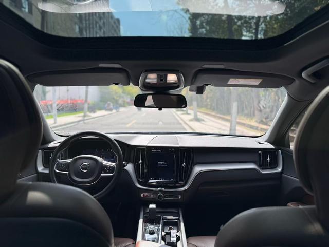 Volvo XC60 2023 B5 AWD Intelligent Far Luxury – фото 5