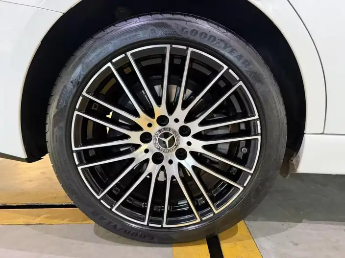 Mercedes-Benz C-Class 2024 Model C 260 L Sports Edition – фото 6