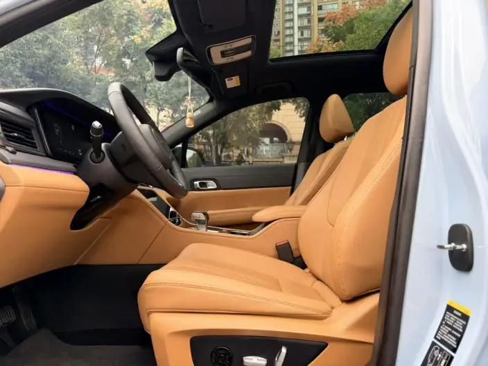 Li Auto ONE 2020 Model Extended Range 6 seat Edition – фото 10