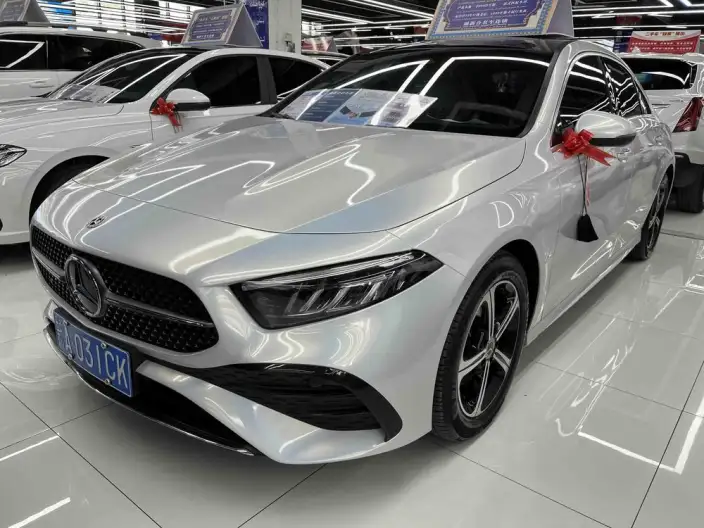 Mercedes-Benz A-class 2024 Model A 200 L Dynamic Edition – фото 1