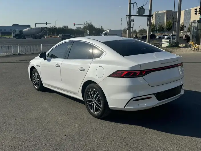 BYD Qin PLUS DM 2023 Model DM-i Champion Edition 120KM Leading Model – фото 4