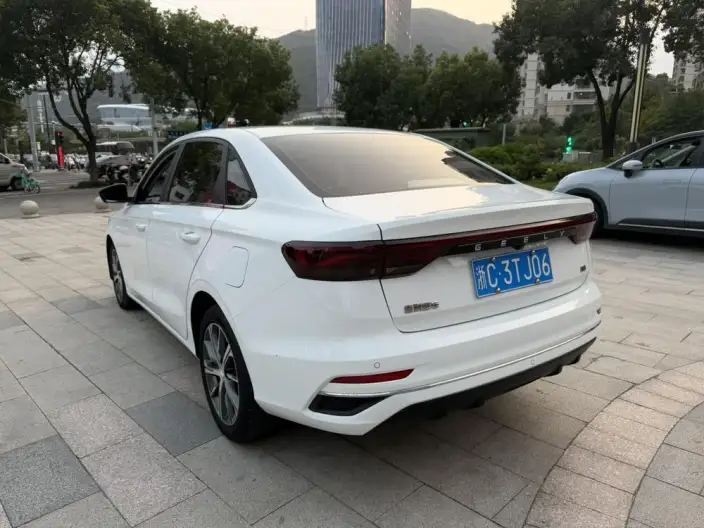 Geely Emgrand 2023 Model No. 4 Gen Champion Edition 1.5L CVT Luxury Model – фото 4