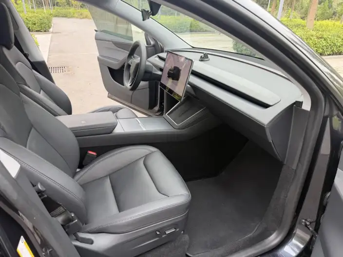 Model Y 2025 Model Rear-wheel drive version – фото 7