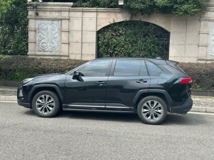 Toyota Wildlander 2020 Model 2.0L 4WD Premium Edition – фото 3