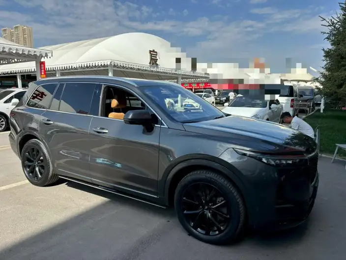 Li Auto ONE 2021 Model Extended Range 6 seat Edition – фото 3