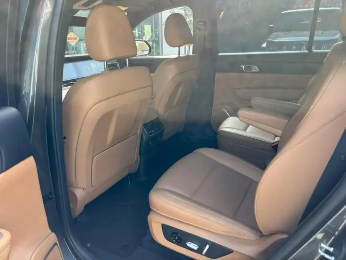 Li Auto ONE 2021 Model Extended Range 6 seat Edition – фото 9