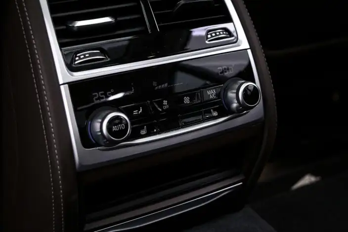 BMW 7 Series 2021 Model 740Li Leading Model M Sports Set – фото 10