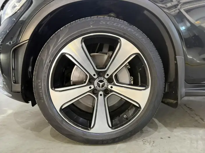 Mercedes-Benz GLC 2022 Model GLC 300 L 4MATIC Dynamic Model Collector Edition – фото 6