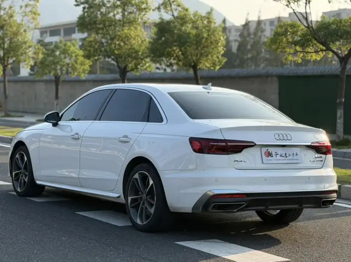 Audi A4 L 2020 Model 40 TFSI Fashion Dynamic Model – фото 4