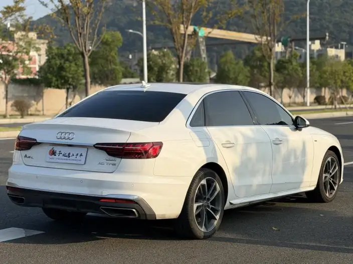 Audi A4 L 2020 Model 40 TFSI Fashion Dynamic Model – фото 6