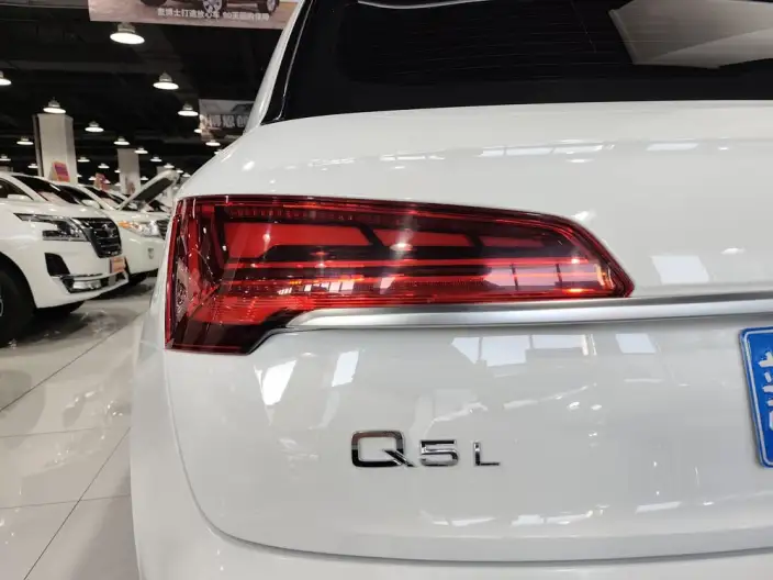 Audi Q5L 2023 Model 40T Luxury Dynamic Model – фото 8