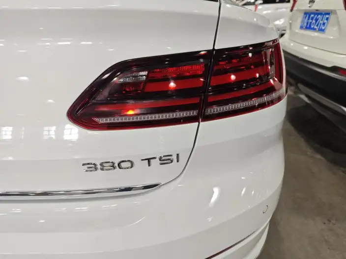 Volkswagen CC 2023 Model 380TSI Eye-catching version – фото 9