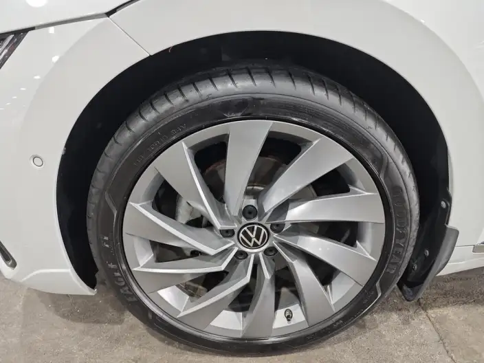 Volkswagen CC 2023 Model 380TSI Eye-catching version – фото 10