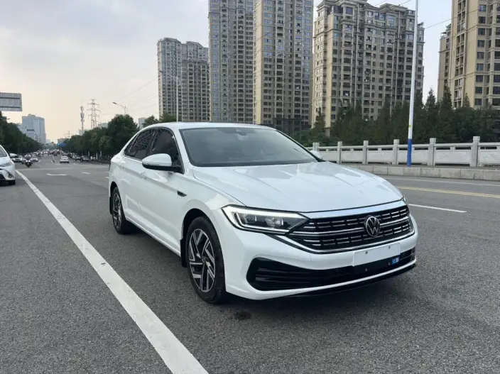 Volkswagen Sagitar 2025 Model 300TSI DSG Beyond Edition – фото 3