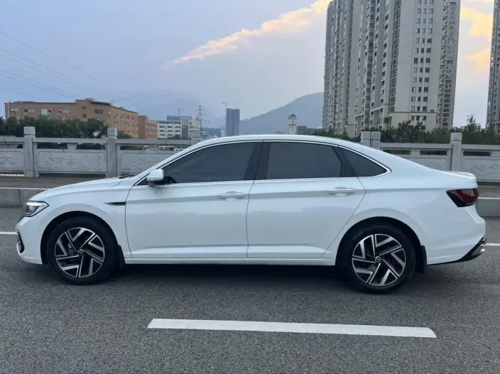 Volkswagen Sagitar 2025 Model 300TSI DSG Beyond Edition – фото 4