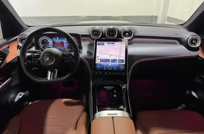 Mercedes-Benz GLC 2024 Model GLC 260 L 4MATIC Luxury Model 5 seat – фото 8