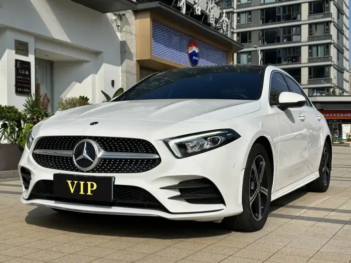 Mercedes-Benz A-class 2023 Model A 200 L Sports sedan Fashion Edition – фото 1