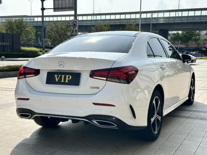 Mercedes-Benz A-class 2023 Model A 200 L Sports sedan Fashion Edition – фото 7