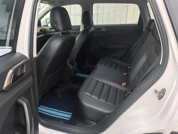 Volkswagen Tharu 2020 Model 330TSI 4WD Deluxe Edition PLUS China VI – фото 9