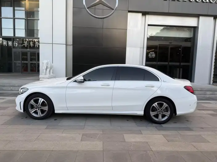 Mercedes-Benz C-Class 2021 Model C 260 L Sports Edition – фото 4
